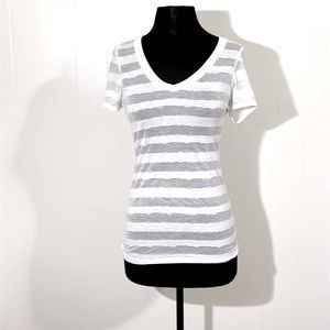 Nwot Bke size small white short sleeve top.